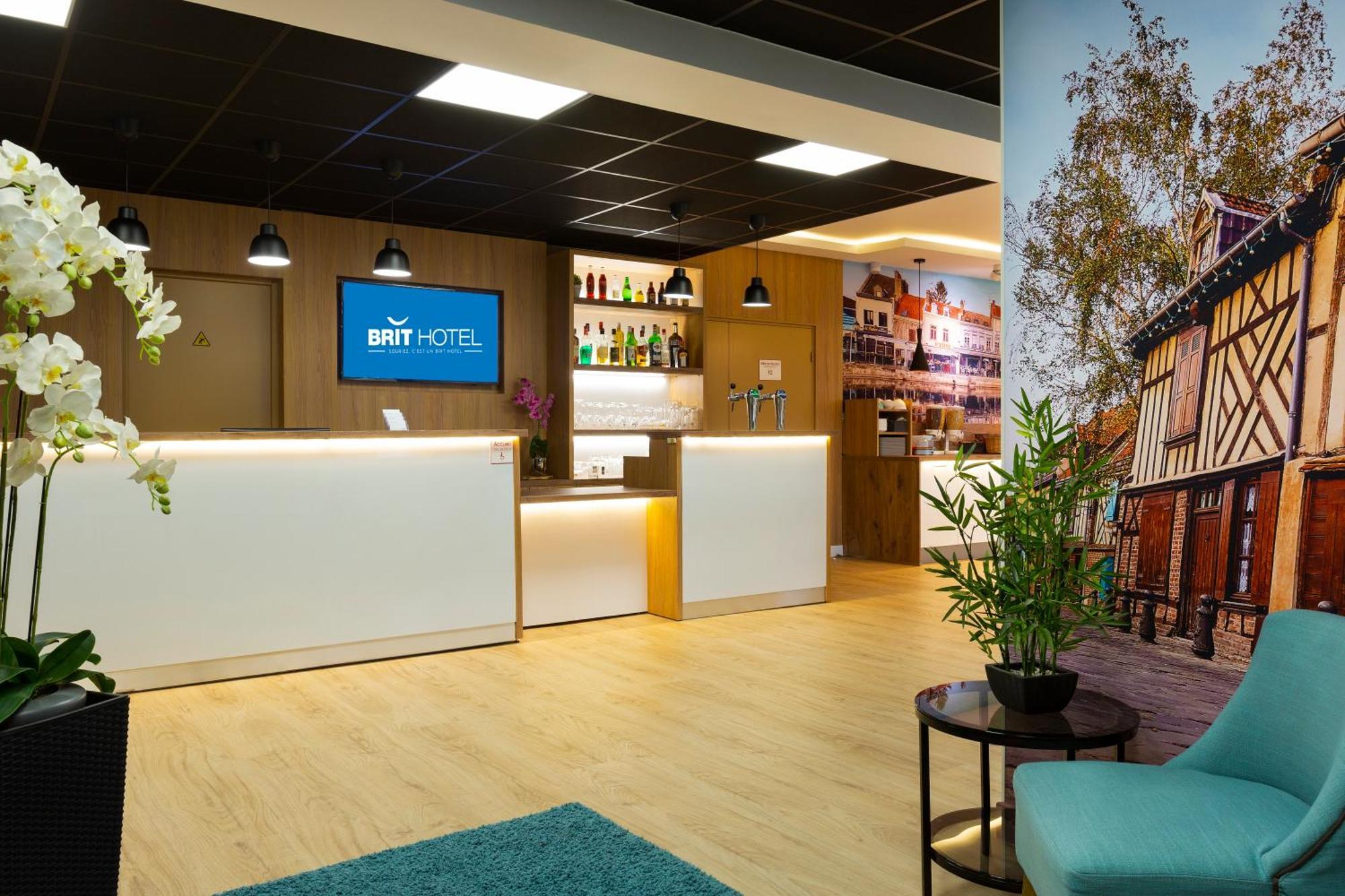Brit Hotel Confort Amiens Longueau Eksteriør billede